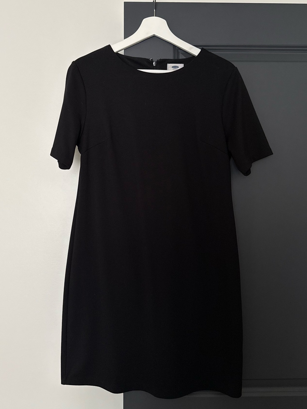 Old Navy Black Short-Sleeve Shift Dress